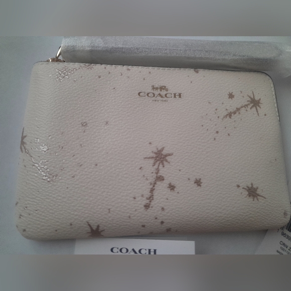 New Coach Wristlet With Star Print NWT - Picture 3 of 5